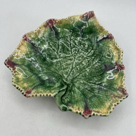 Vintage Bordallo Pinheiro Grape Leaf Candy Dish Autumn 7.25" Portugal Majolica - Picture 2 of 6